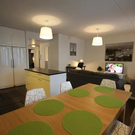 Spacious For 6 With Sauna